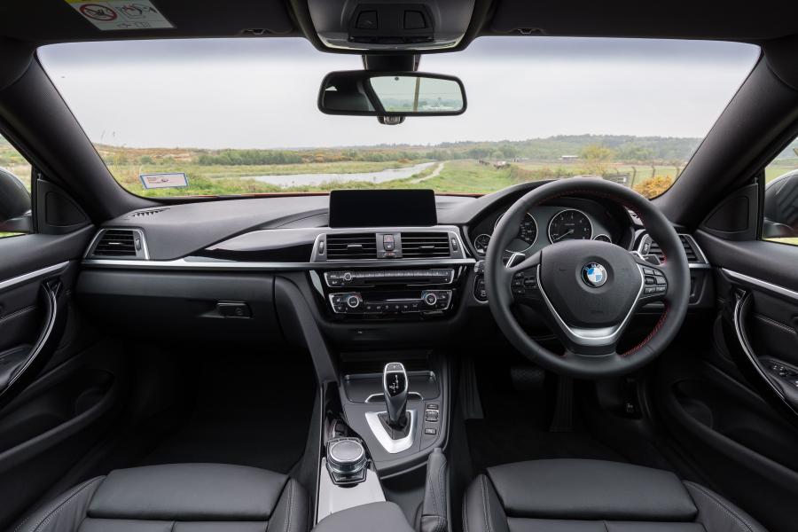 Торпедо BMW 420d xDrive Coupe Sport Line 2017 года  (UK) (фото 2 из 6)